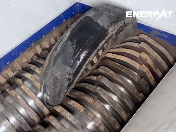 heavy-duty tyre shredder 